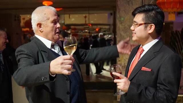 与观众交流