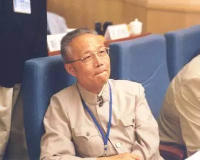 23-12061G24QIA.jpg